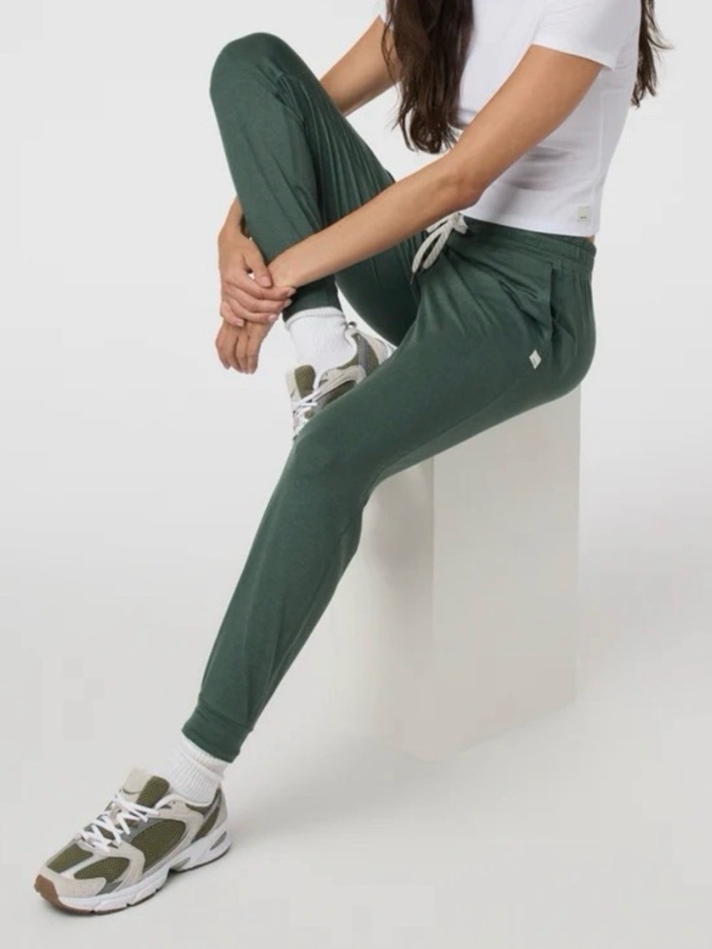 Vuori Green Performance Jogger Full Length Size M